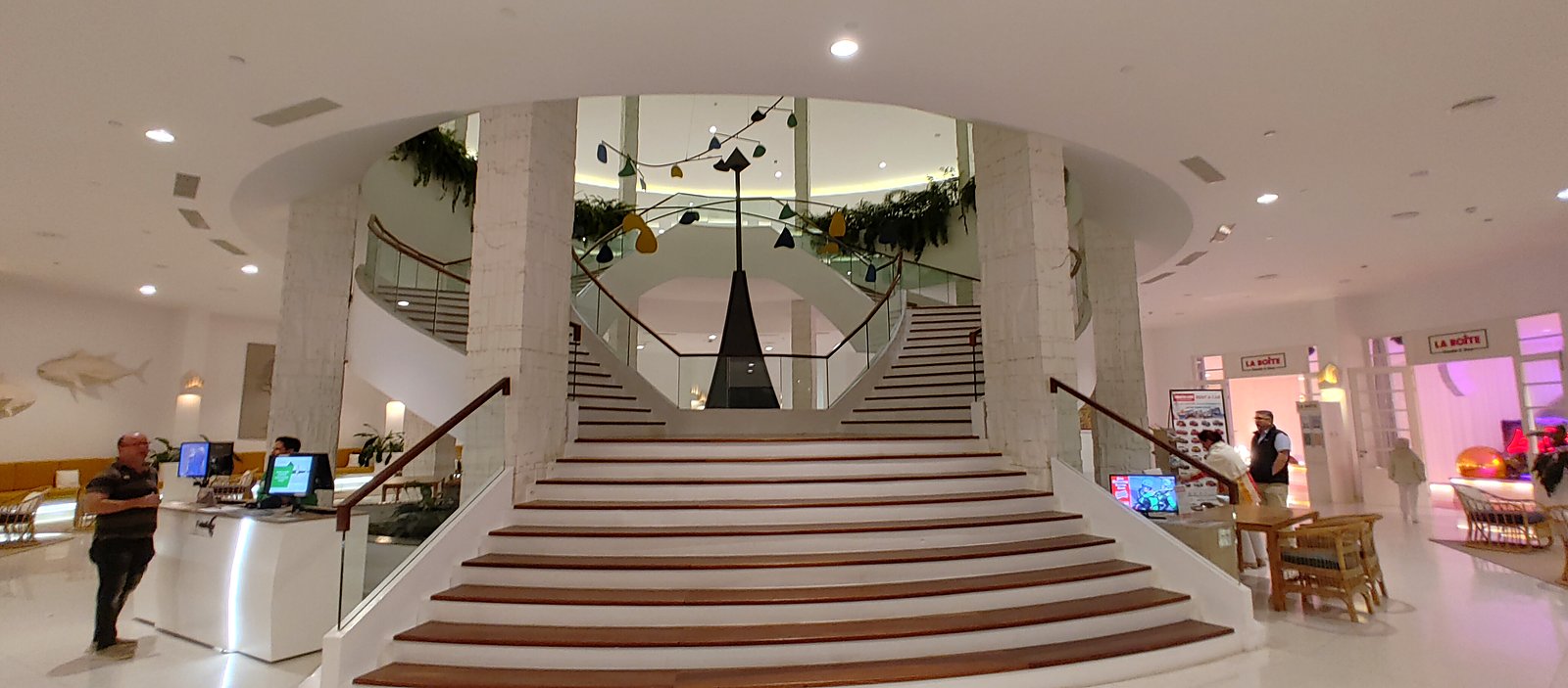 Schodiště v lobby hotelu H10 Atlantic Sunset