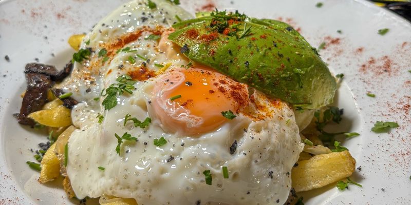 Jak jsem objevil svoje oblíbené jídlo na Tenerife – Huevos Rotos